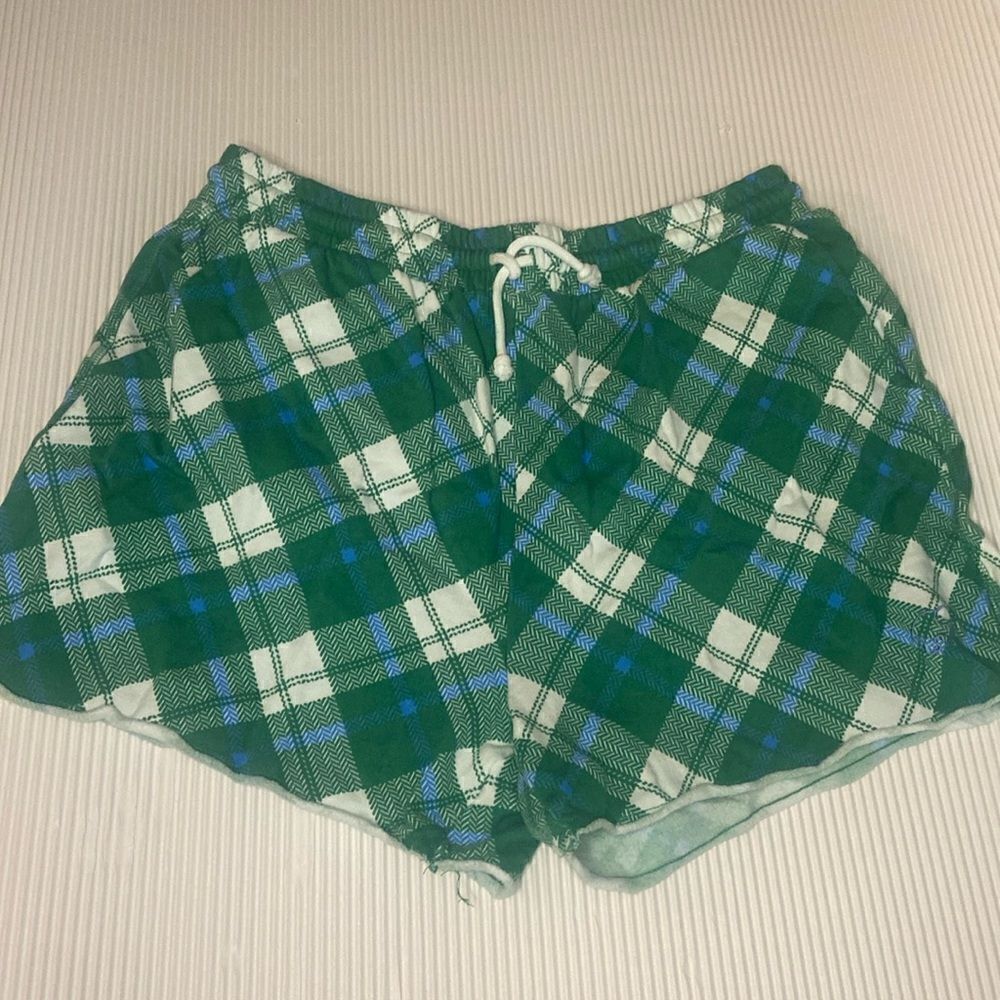 Ivory Ella plaid lounge shorts, size large